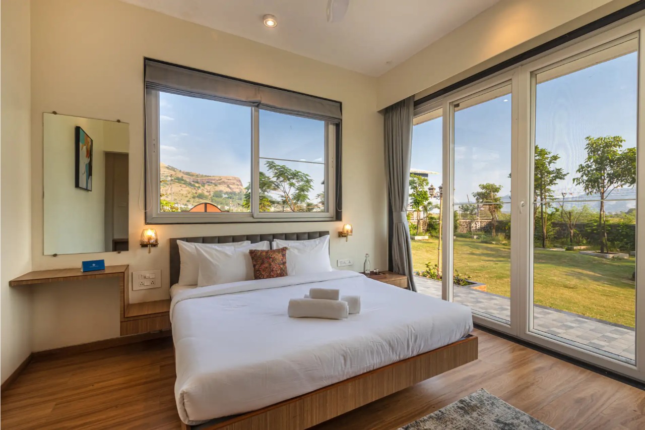 ELIVAAS Nimishka Villa 5 BHK Haven With Pvt Pool, Lavish Garden & Scenic Views 6/24
