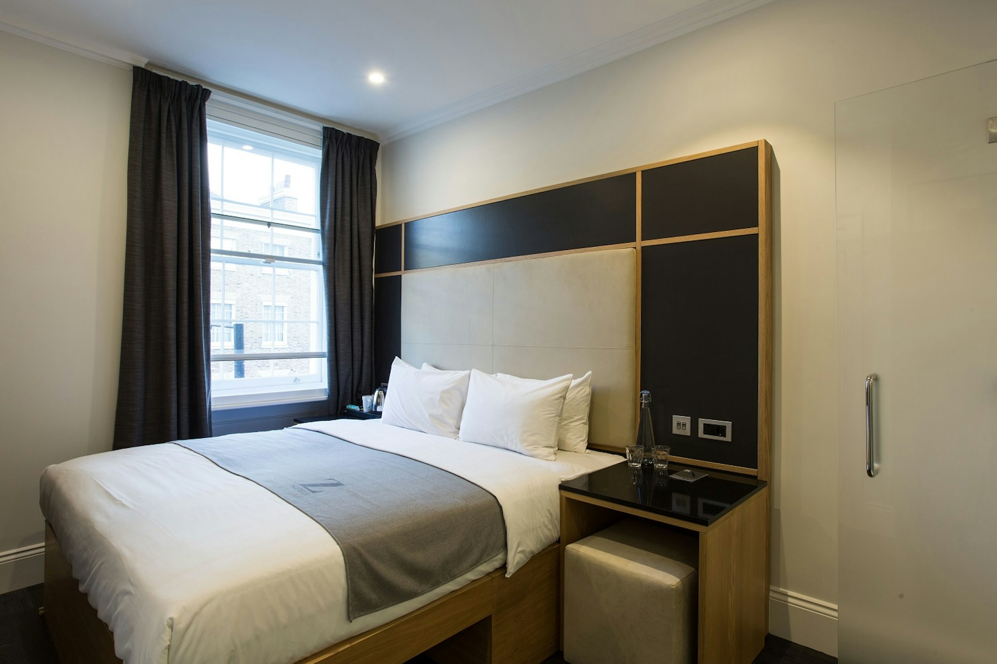 Z Hotel at Gloucester Place 6/11