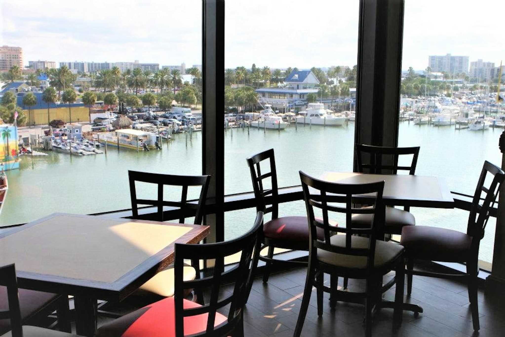 Pier House 60 Marina Hotel 48/67