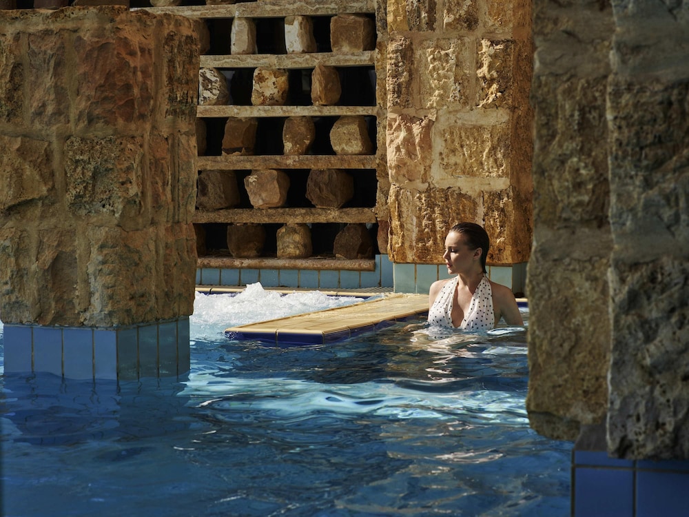 Movenpick Resort and Spa Dead Sea 41/75