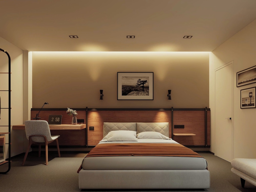 Metrolux City Contemporary Hotel 7/50