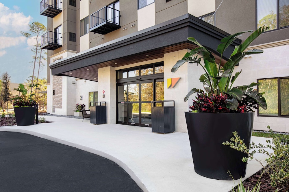 WaterWalk Extended Stay by Wyndham Jacksonville Deerwood Pk 5/56