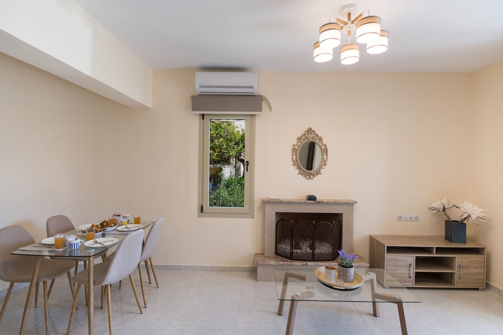 Bounatsa Studios & Apartments 35/43
