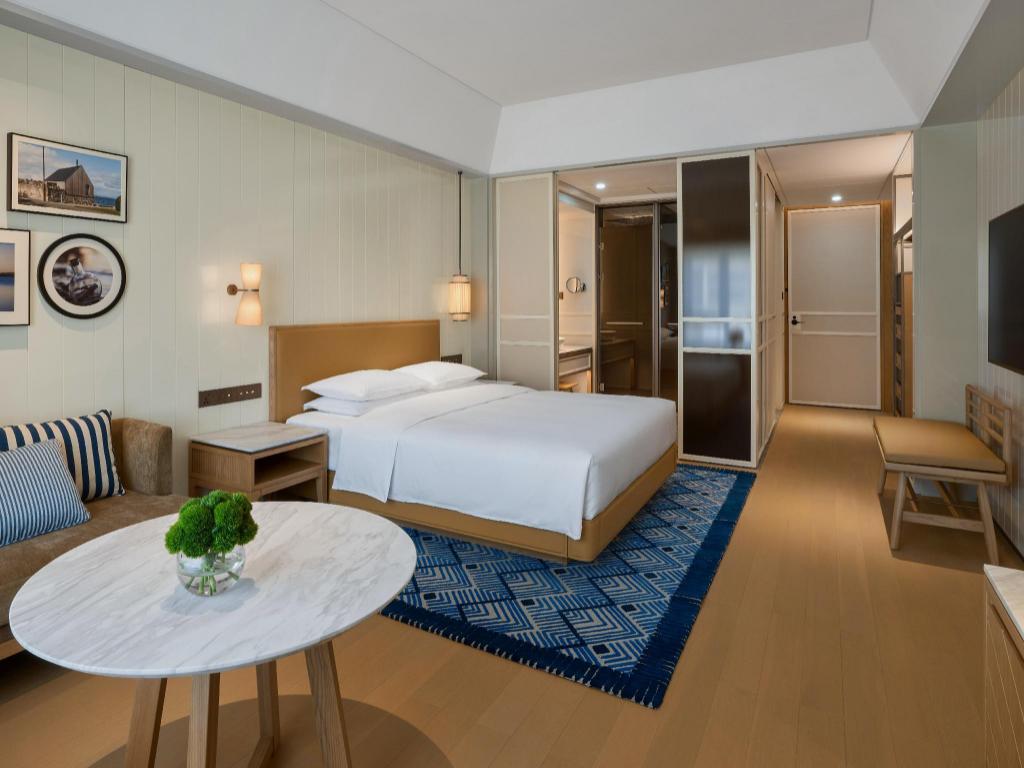 Hyatt Centric Ocean Front Xiamen 10/48