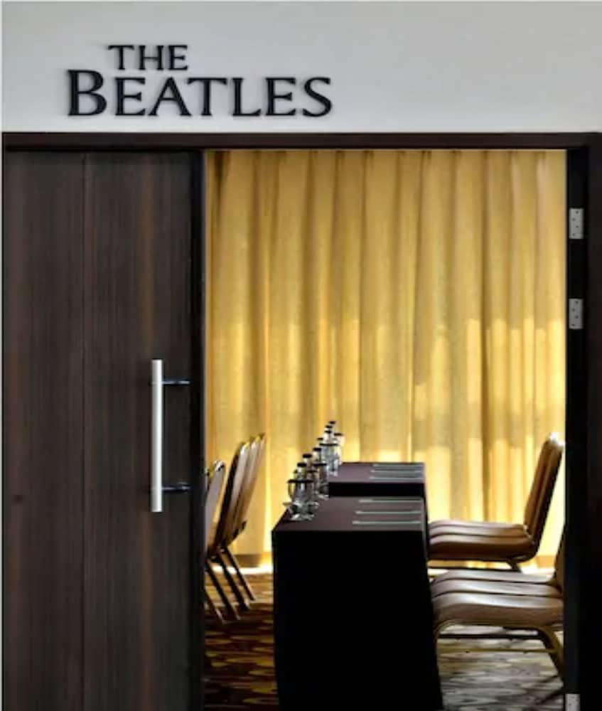 Hotel California Bandung 39/42