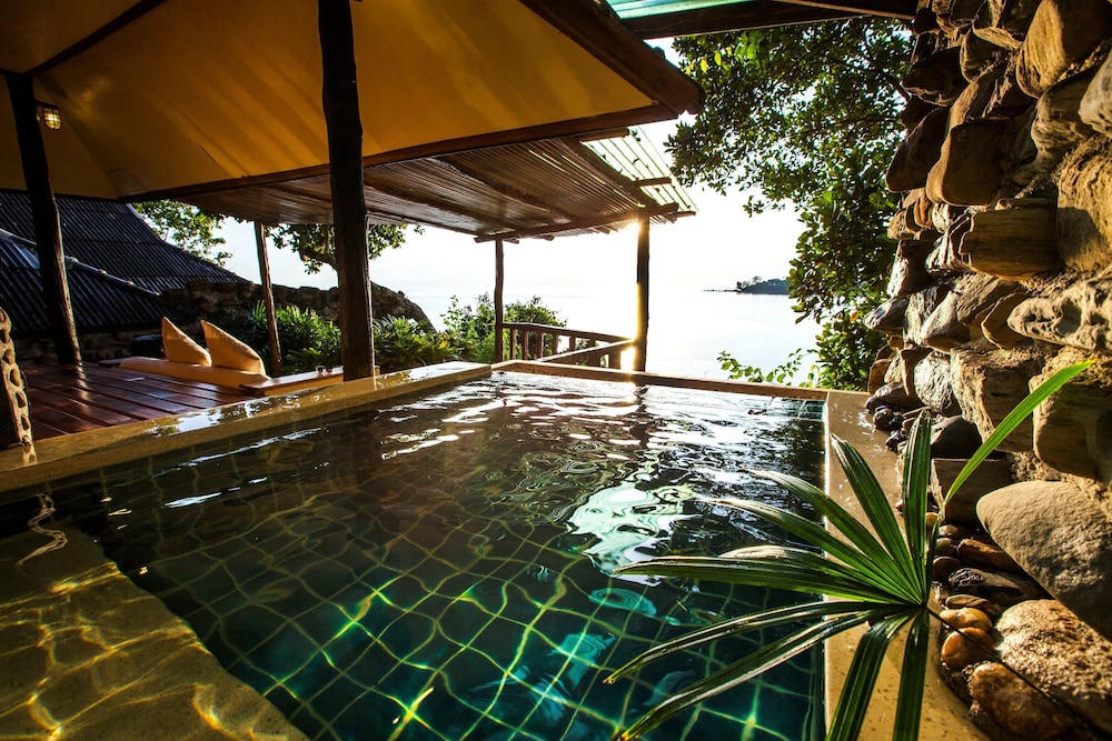 Captain Hook Resort Koh Kood 8/66