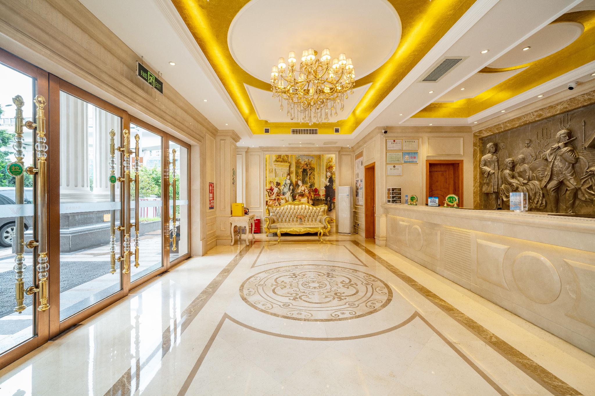 Vienna Hotel (Shenzhen Longsheng Metro Station) 18/41