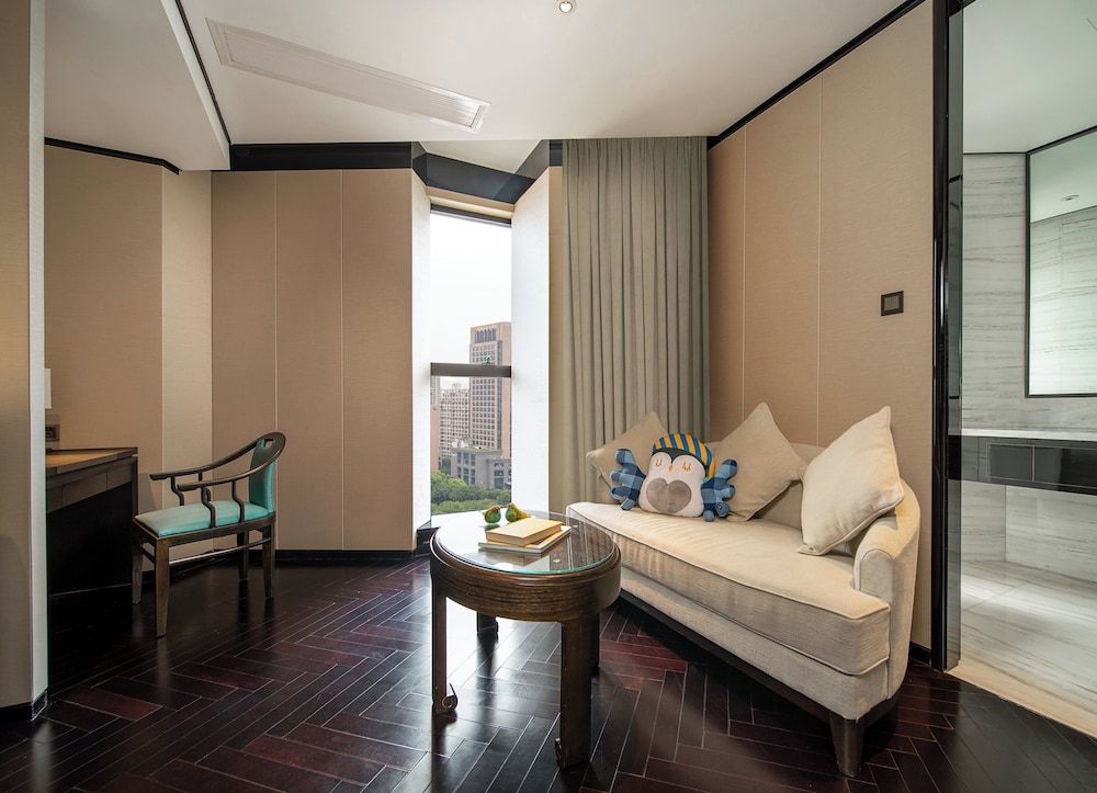 Voco Hangzhou Binjiang Minghao 28/48