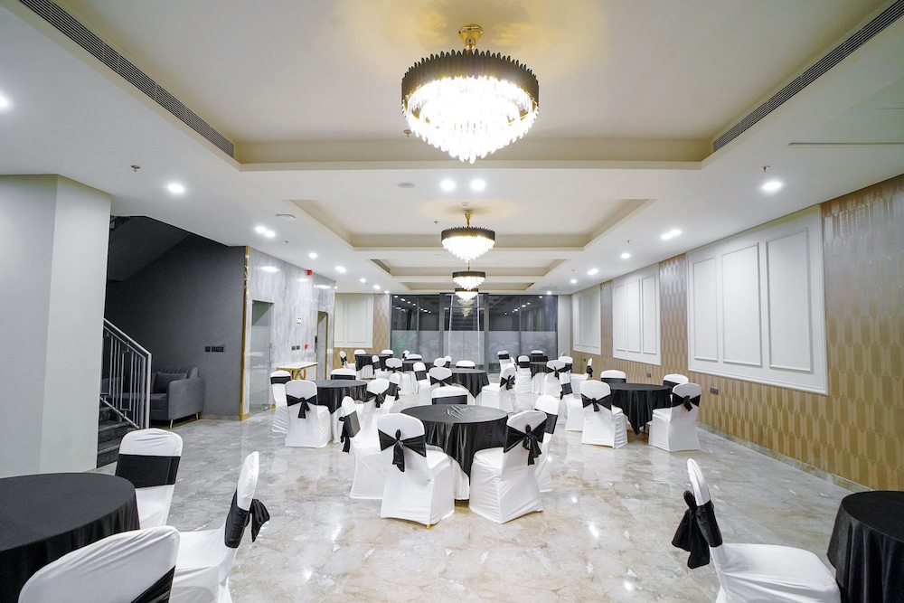 Saltstayz Basil - Near Golf Course Road 36/50