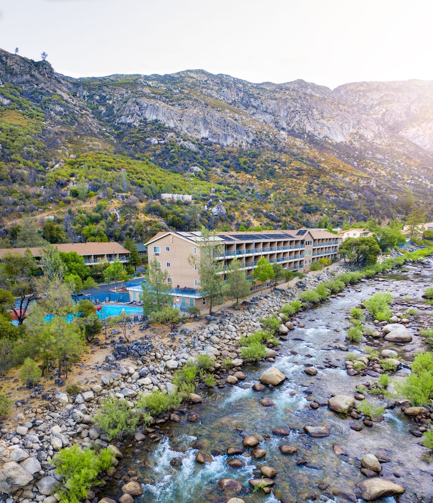Yosemite View Lodge 40/50