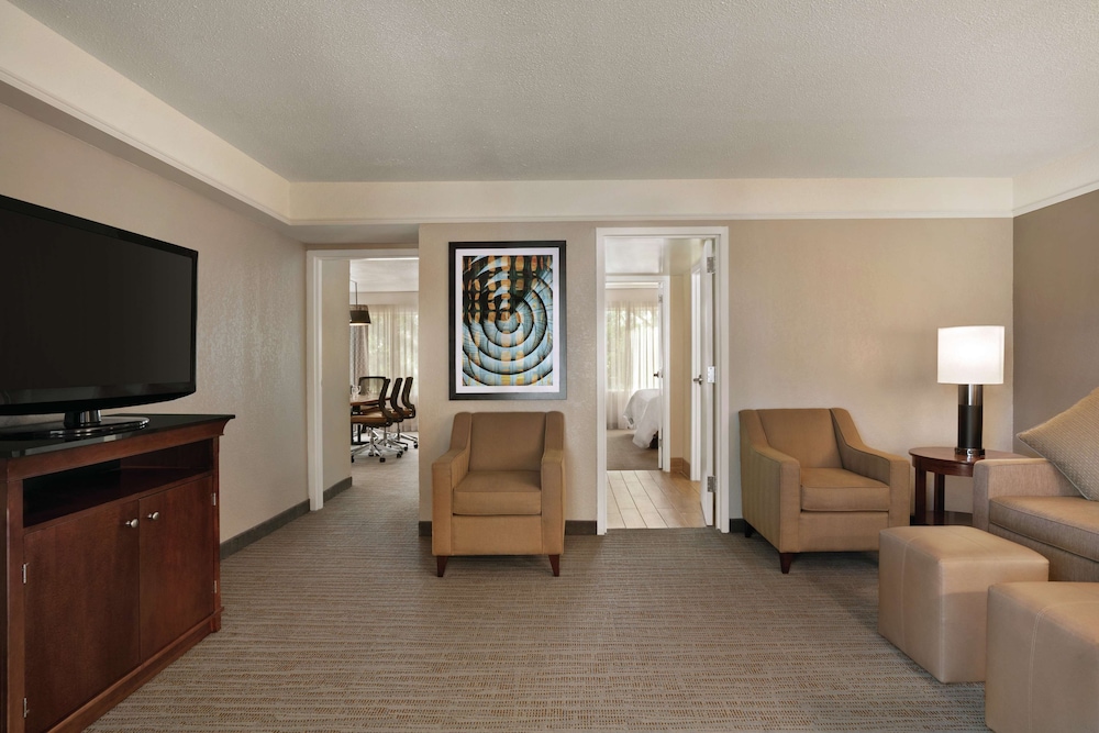 Embassy Suites Brunswick 19/55