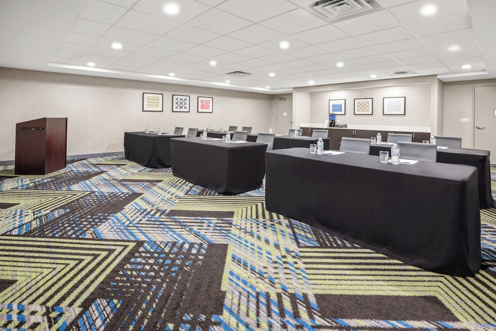 Holiday Inn Express Hotel Suites A Marysville 45/71