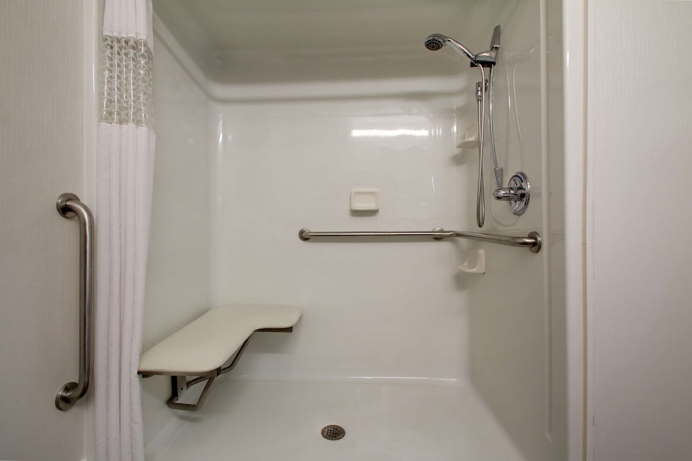 Hampton Inn Rolla 25/56