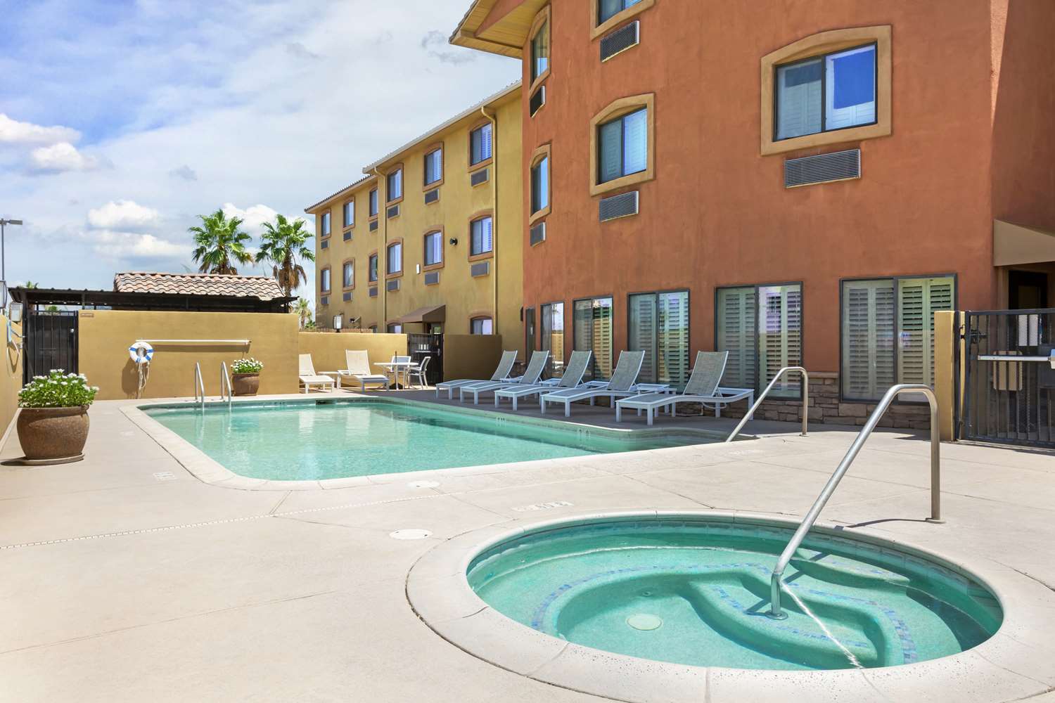 Best Western Plus Safford 43/43