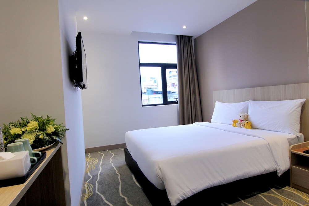 Pacific Express Hotel Chinatown 25/67