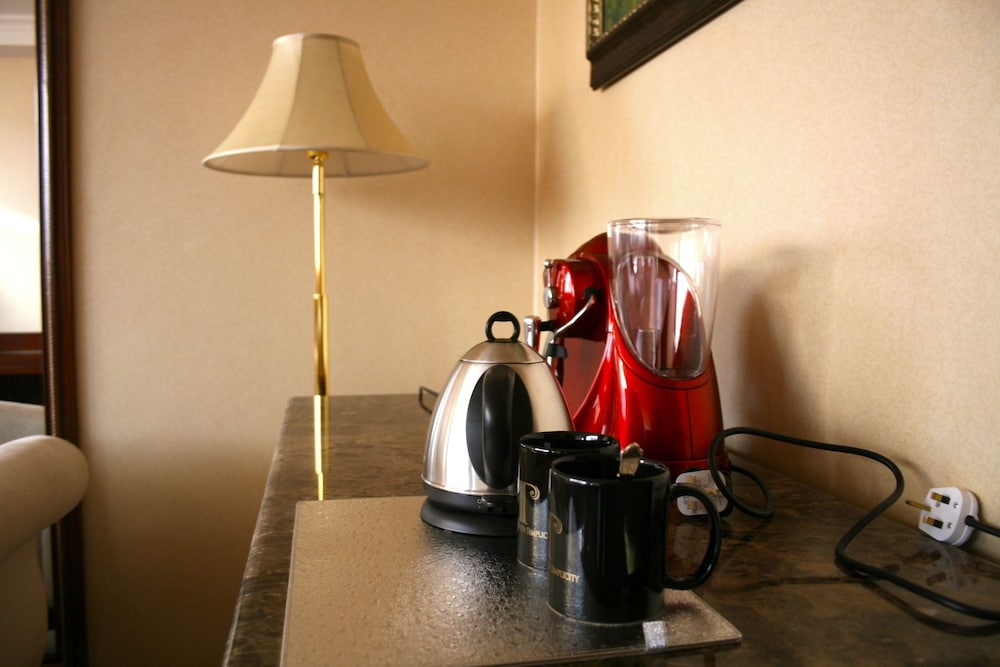 Trianon Hotel 28/63