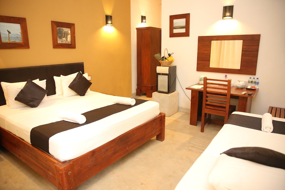 Nil Diya Mankada Safari Lodge 20/50