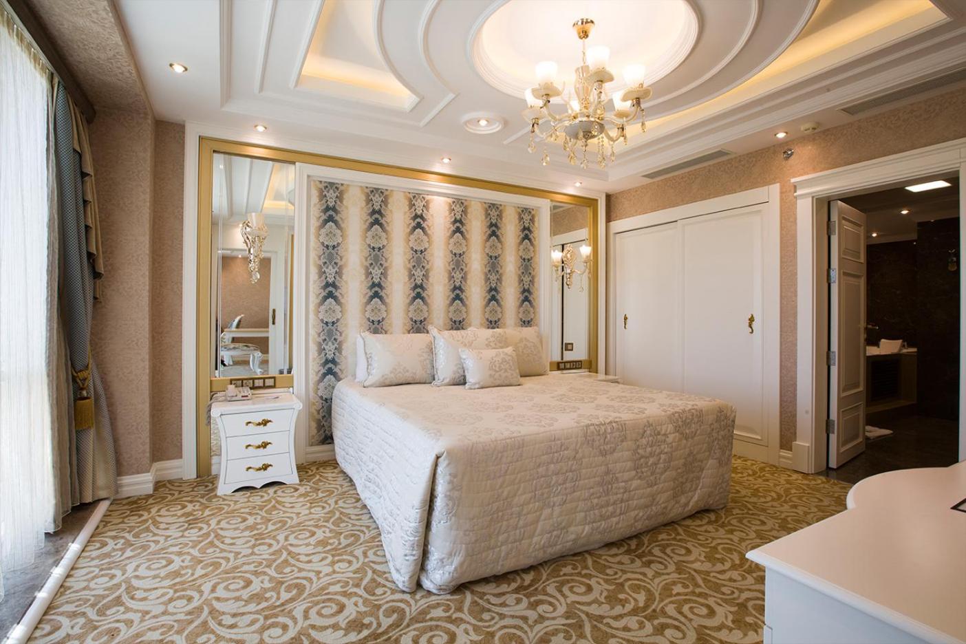 Room, King Bed