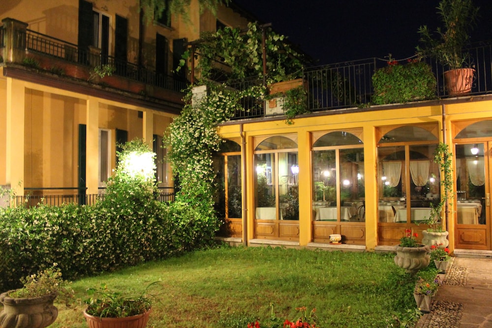 Hotel Centrale 11/50
