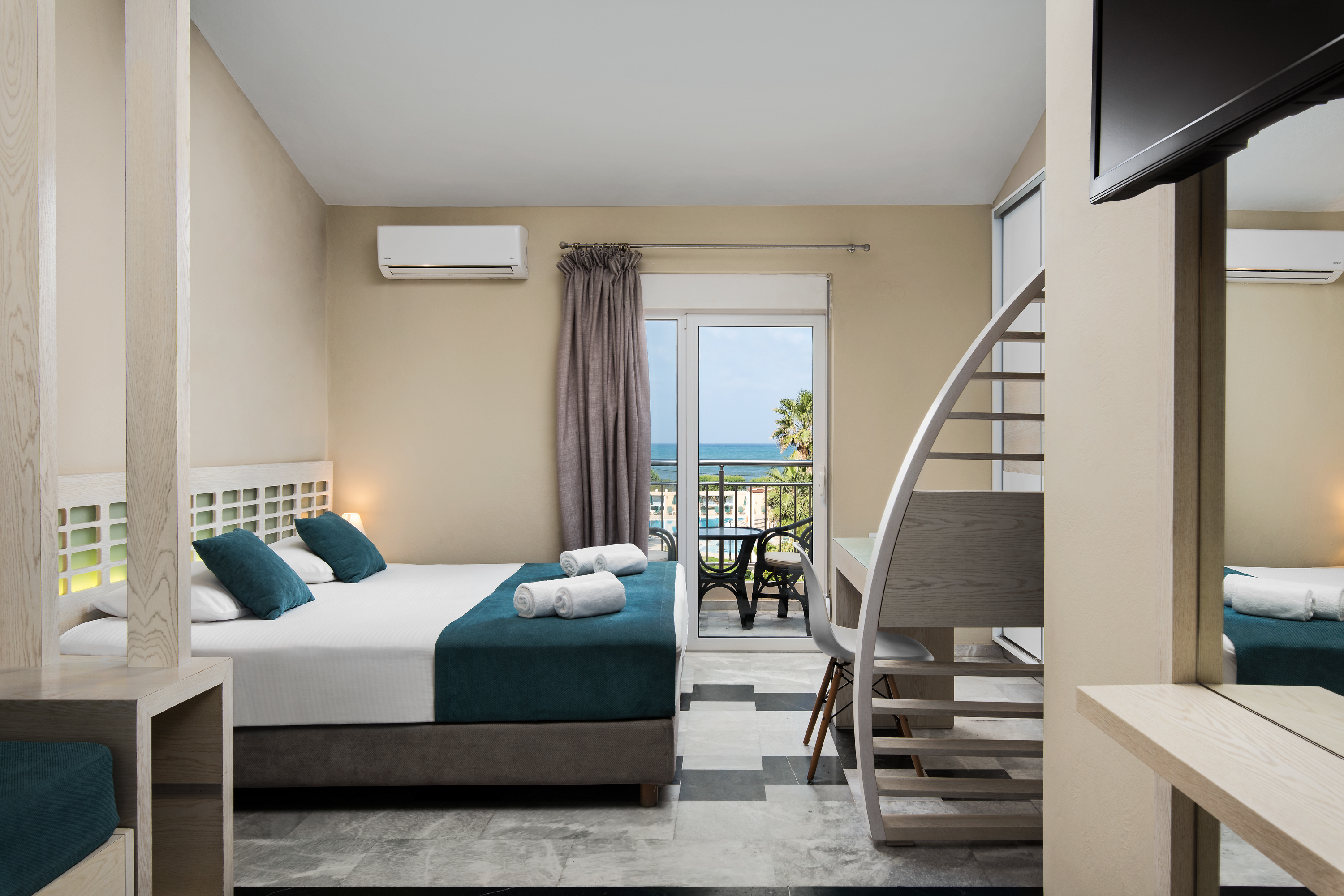 EXECUTIVE, DOUBLE OR TWIN BED