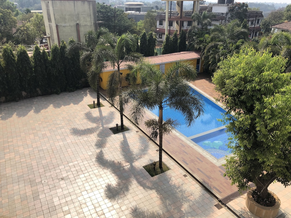 Resort Silver Hills 48/50