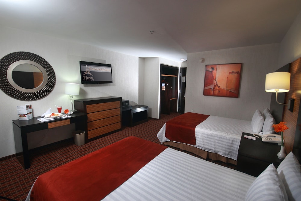PARIS FC HOTEL 25/76