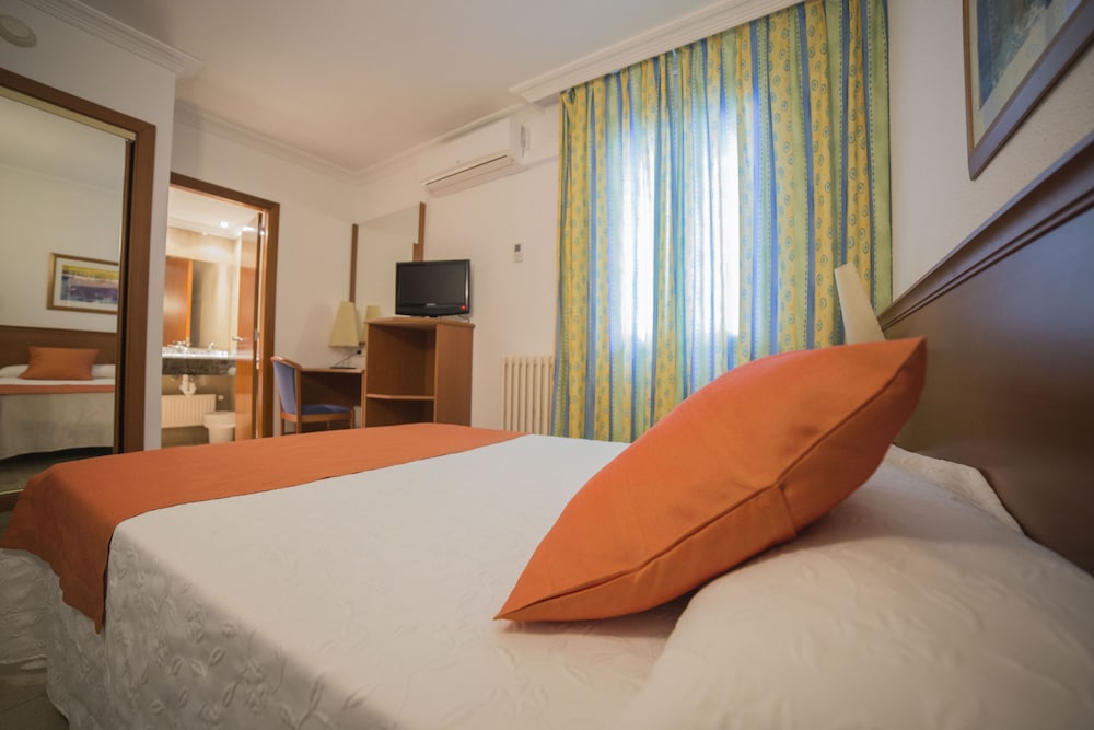 Risech Hotel 25/64