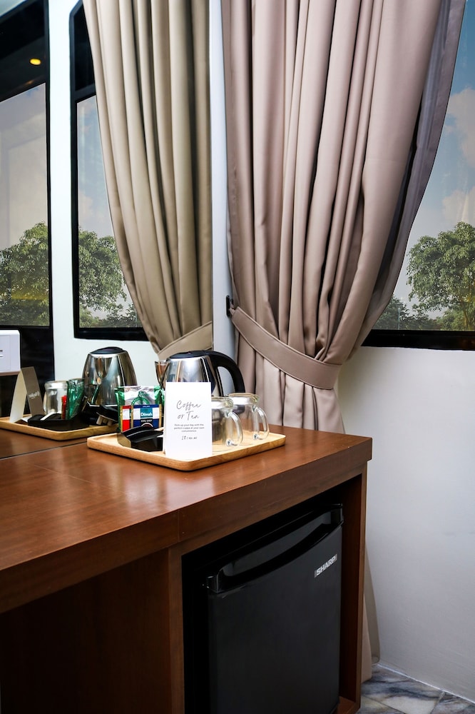 Macalister Terraces Hotel 30/37