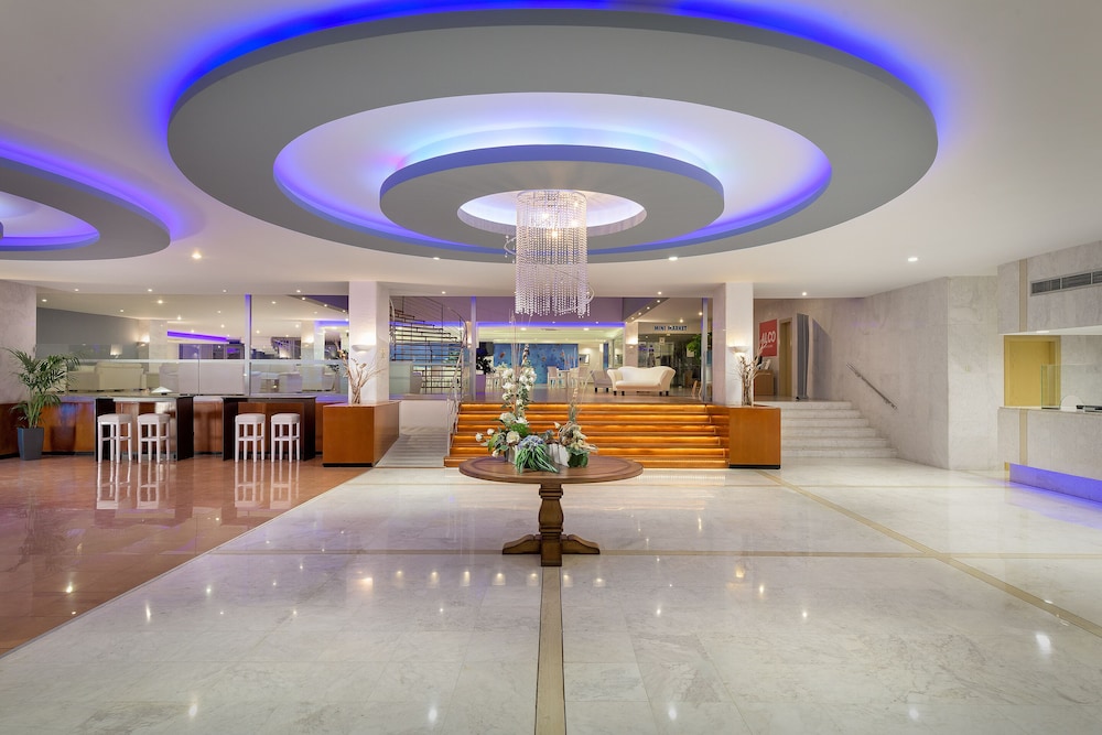 Oceanis Beach Hotel 8/50