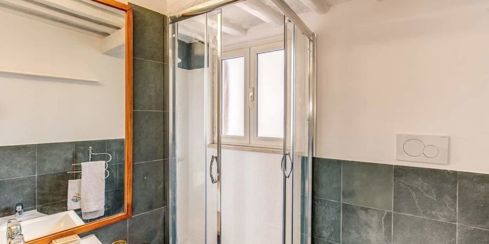 Trastevere Attic with private terrace 17/19