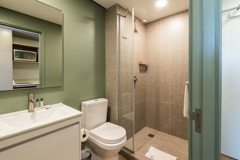 Habitat Aparthotel by Totalstay 49/55