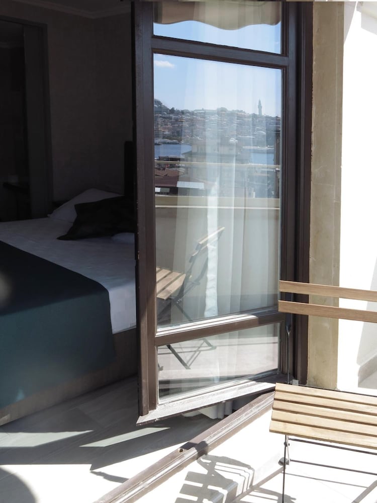 Galatahan Hotel 37/55