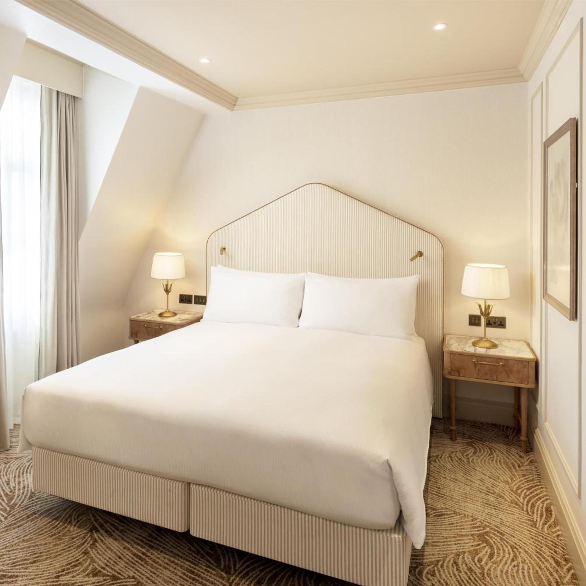 Waldorf, King Bed