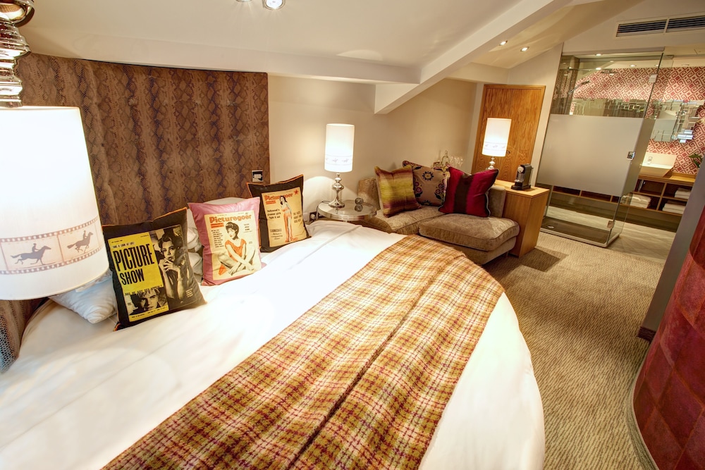 1 BEDROOM, DELUXE, DOUBLE BED