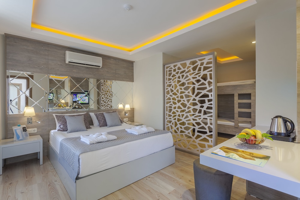 Hotel Turan Prince 16/50