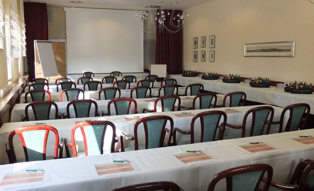 Sporthotel Oberhof 37/44
