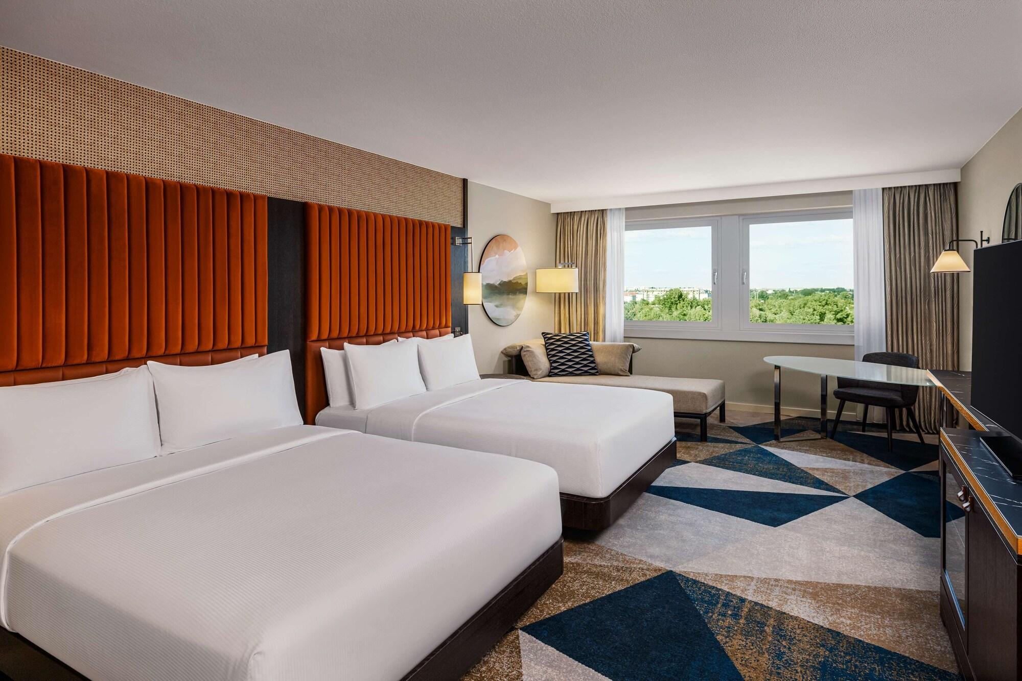 Executive, Multiple Beds, Water Front