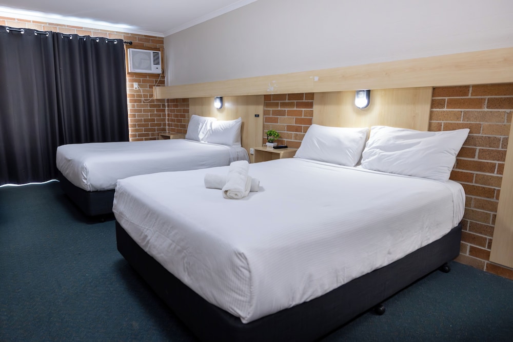 ROOM, TRIPLE