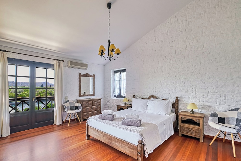 Orange Grove Villa 15/50