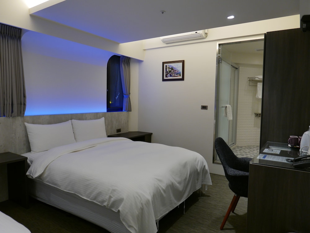 Ours Inn Ii 9/34