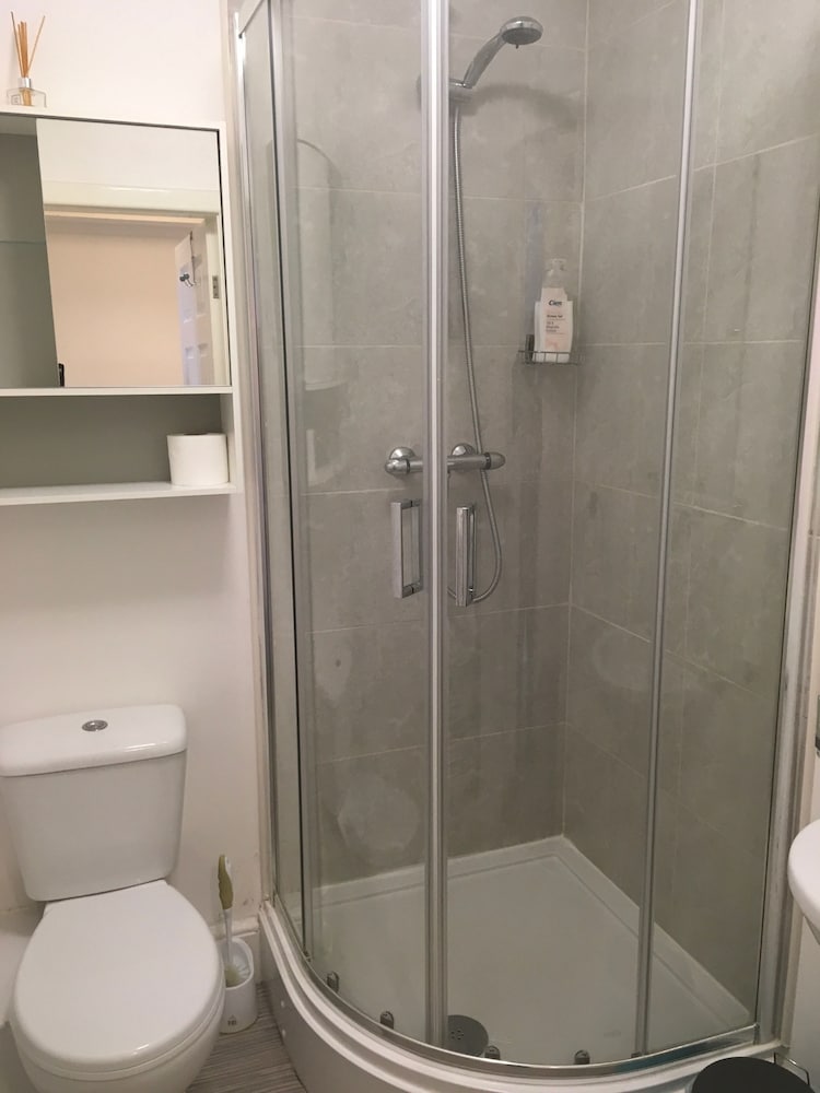 Regent Serviced Suites 21/26