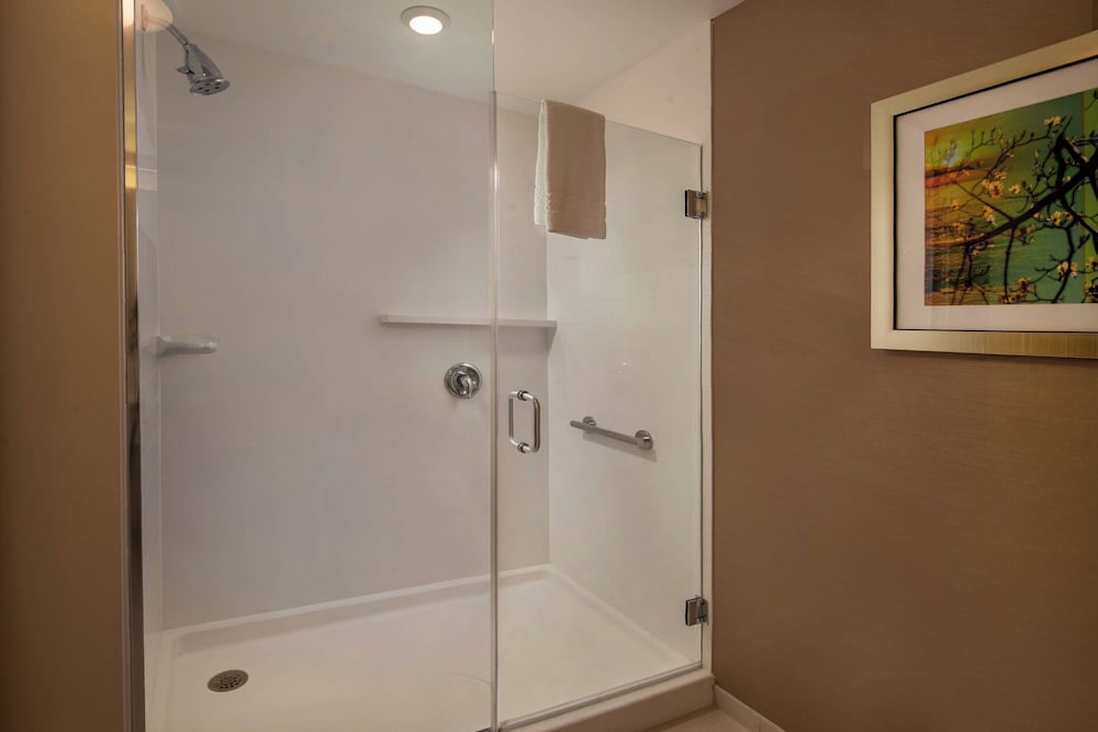 Fairfield Inn And Suites Washington 50/50