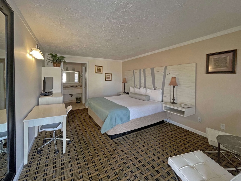 The Inn at Baechtel Creek 24/37