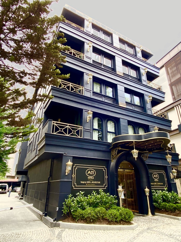 A11 Exclusive Hotel 2/25