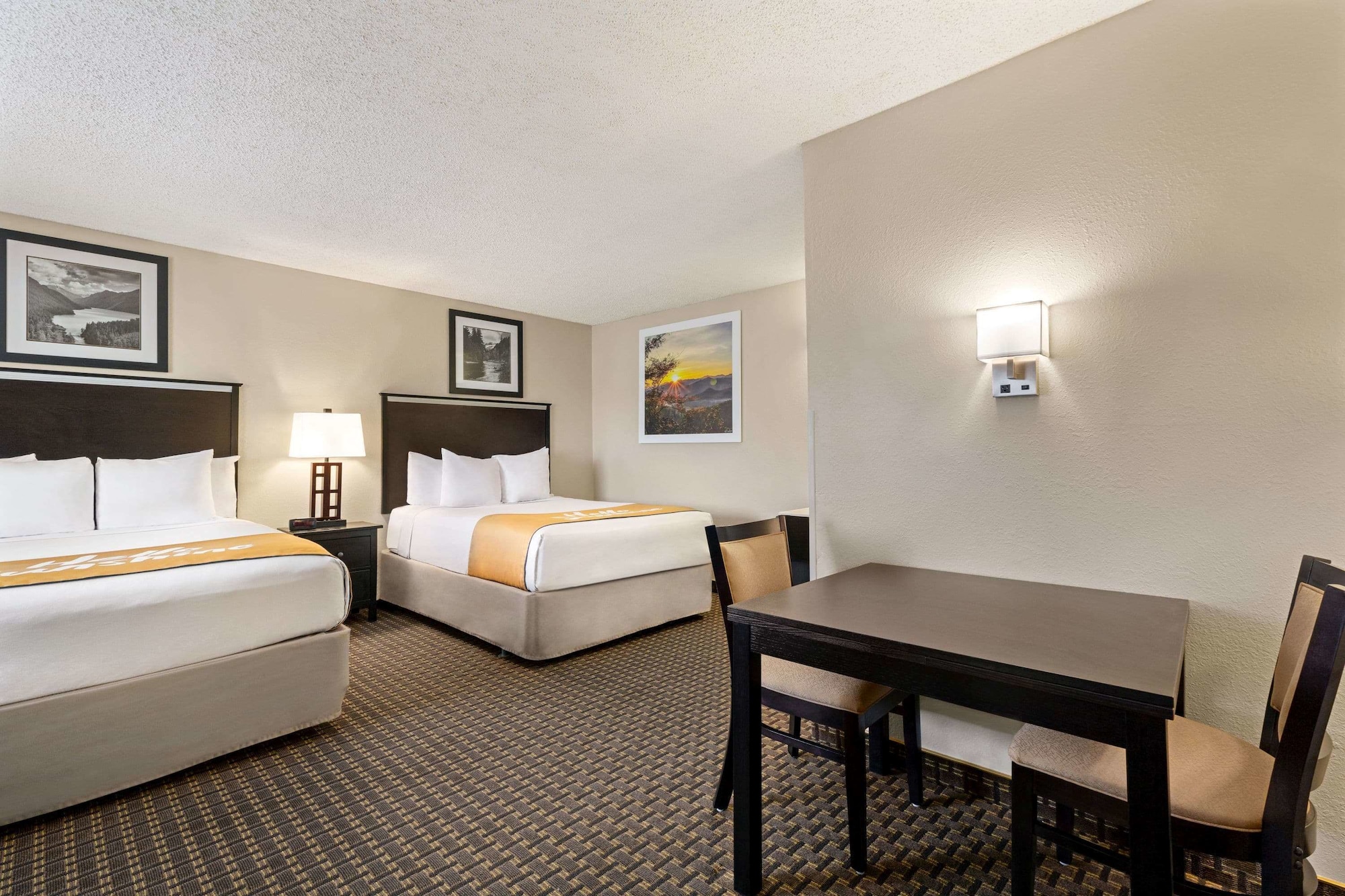 جناح بسرير كوين وسريرين مزدوجين، Days Inn by Wyndham Cortez 7/10
