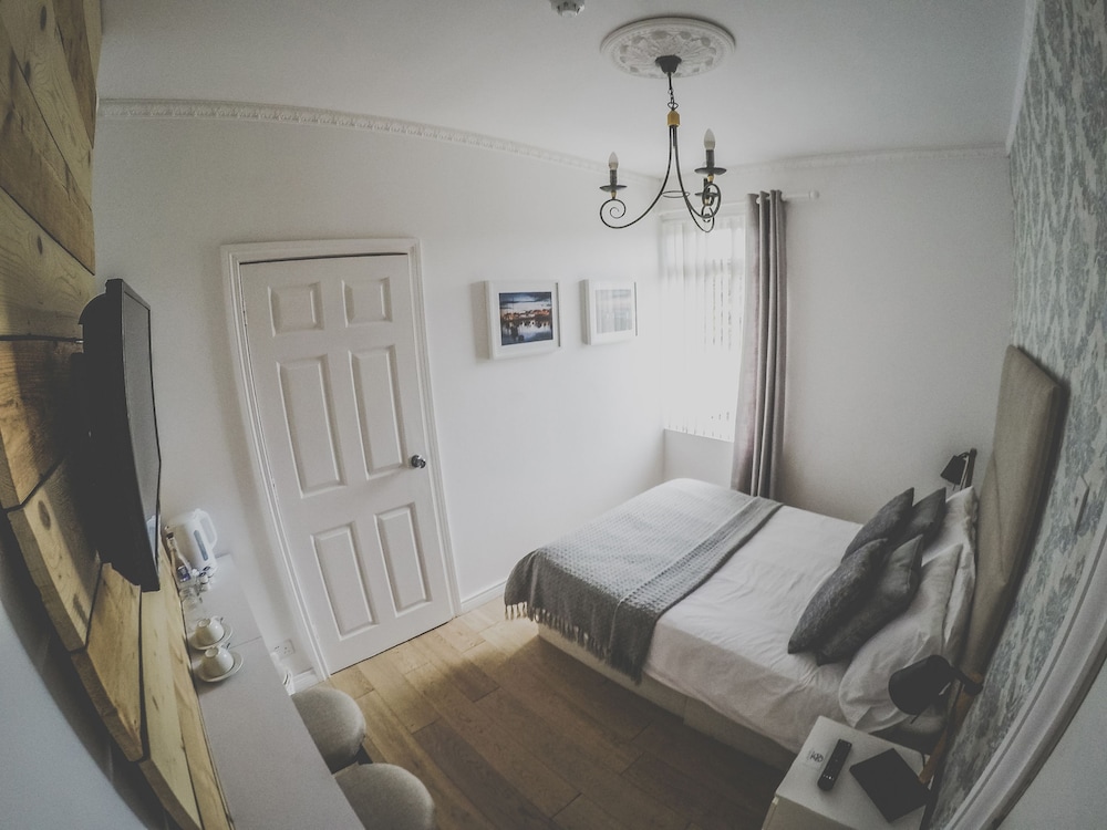 Basic, Double Bed