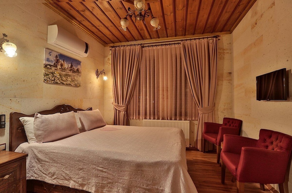 Milat Cave Hotel 22/50
