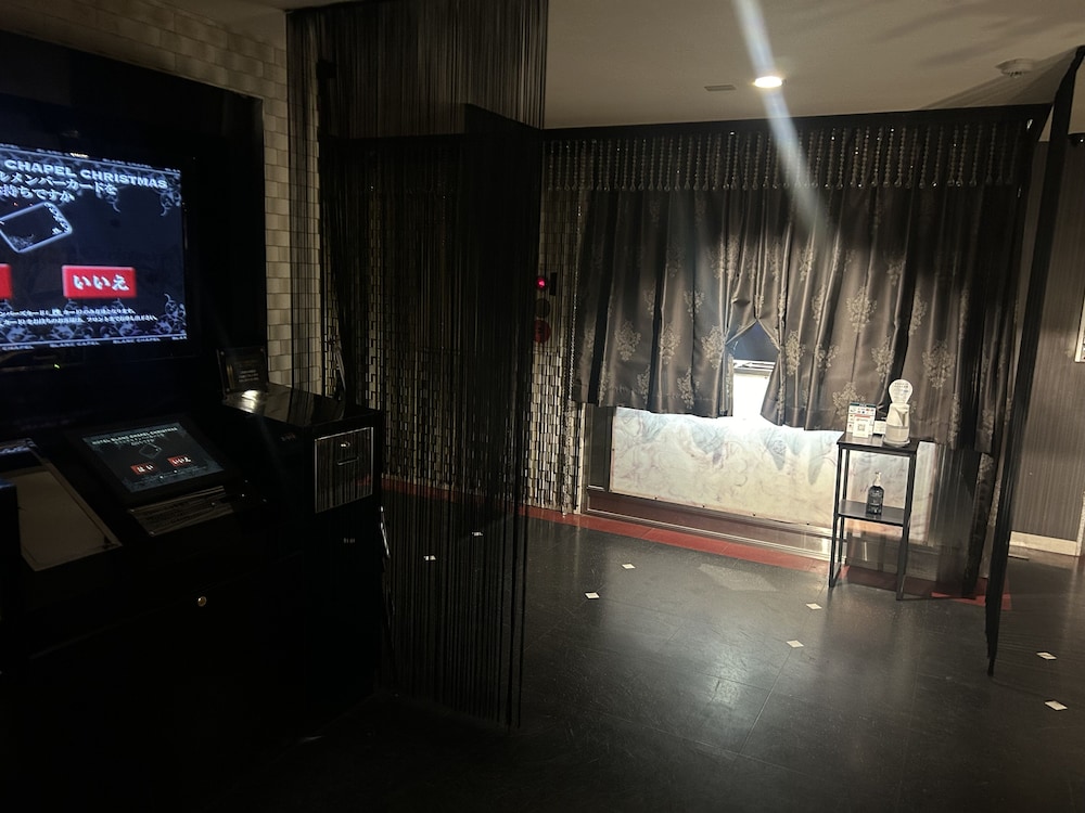 Ishidu Hotel Blan Chapel Christmas Adults Only 4/20