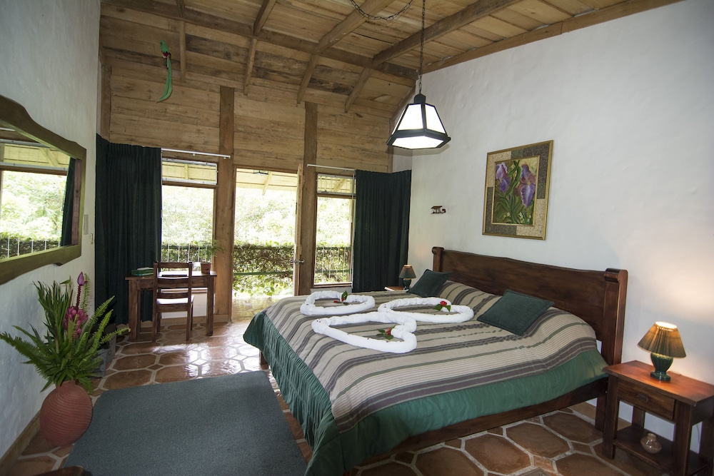 Bosque de Paz Lodge y Reserva Biologica 23/58