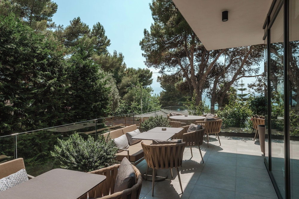 Glow Boutique Hotel & Suites 39/50